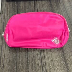 lululemon Everywhere Belt Bag 1L Passionate